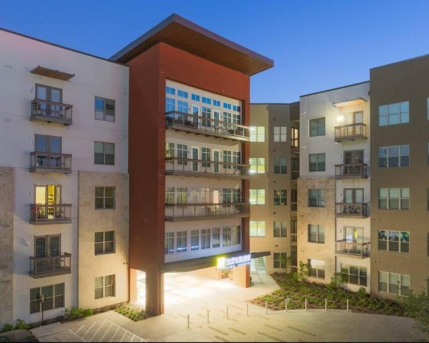 Luxurious, 1 Bedroom Near Downtown & Dickies Arena Fort Worth Luaran gambar